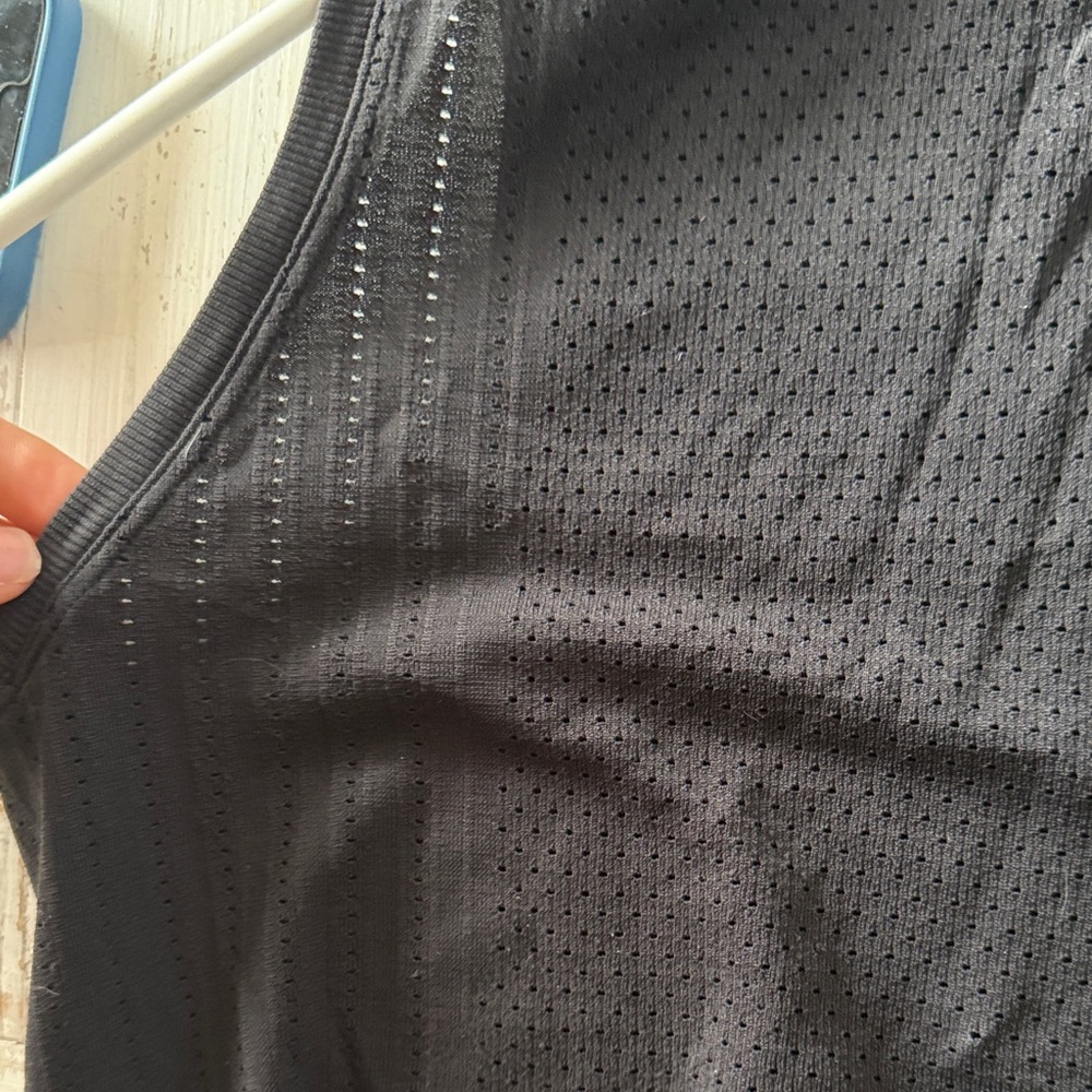 Lululemon Muscle Tank - Picture 5 of 5